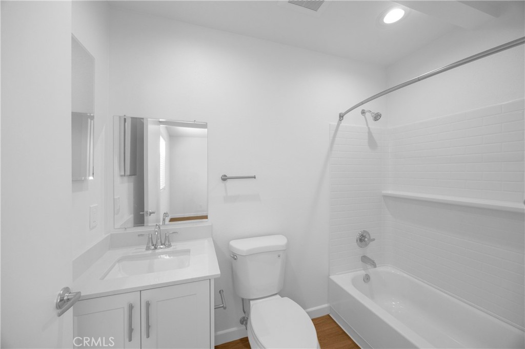 1230 W 37th Property Photo 14