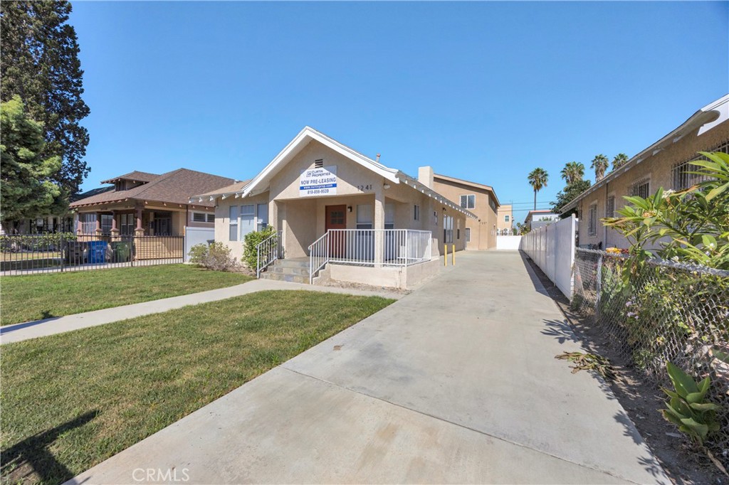 1241 W 37th Drive Property Photo 1