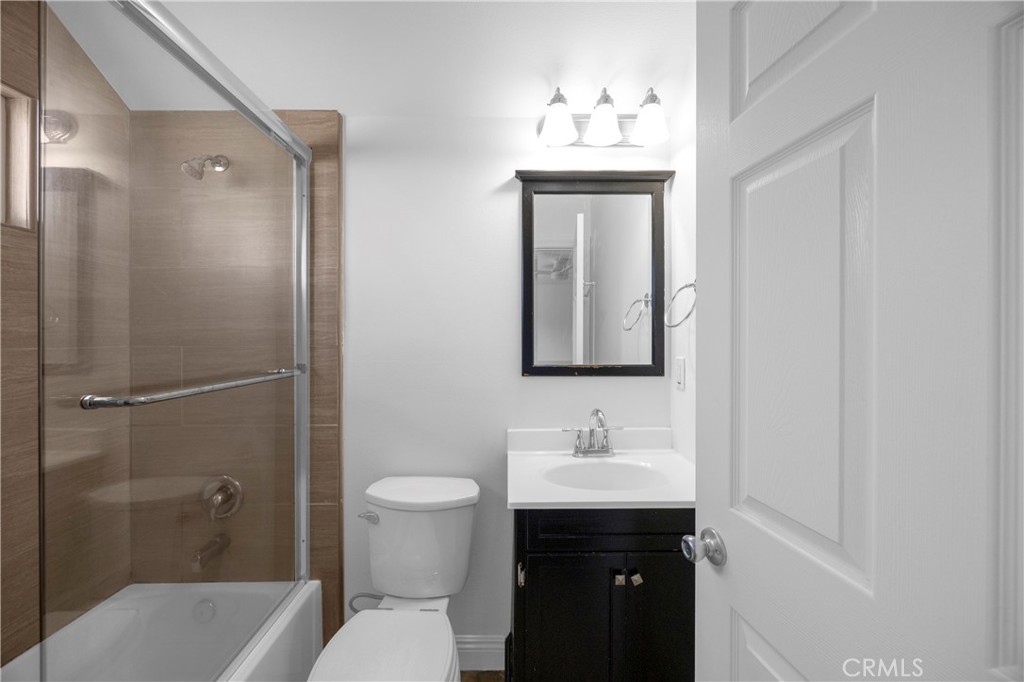 1241 W 37th Drive Property Photo 10