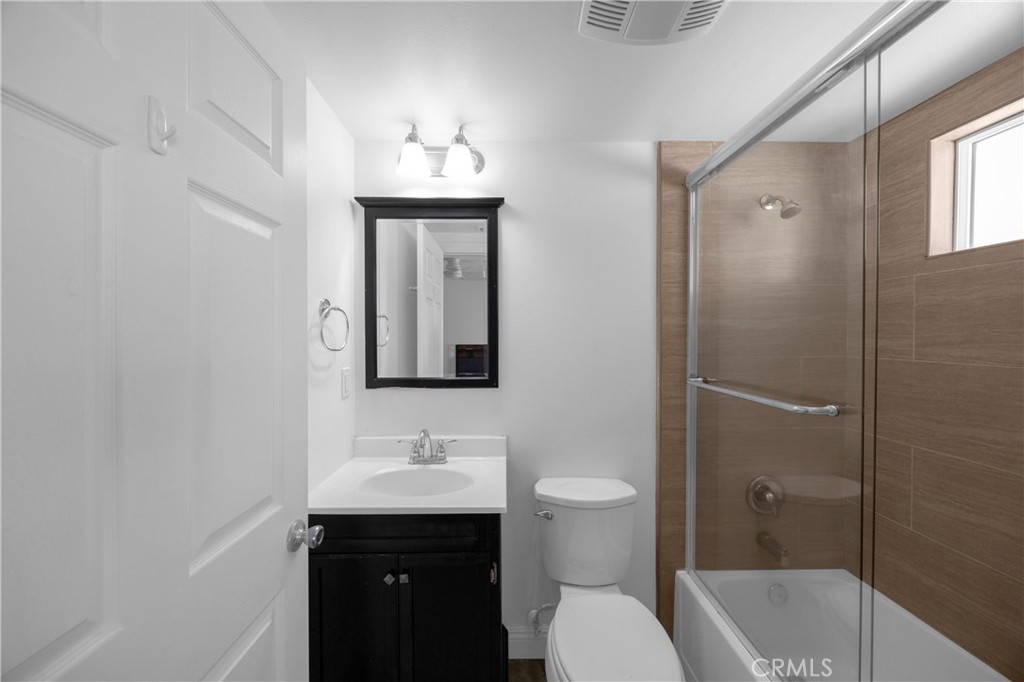 1241 W 37th Drive Property Photo 14
