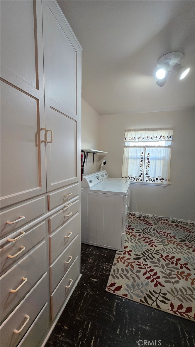 13013 Duffield Avenue Property Photo 9