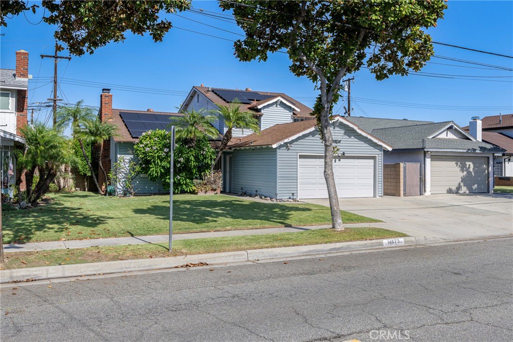 14673 Hawes Street Property Photo 2