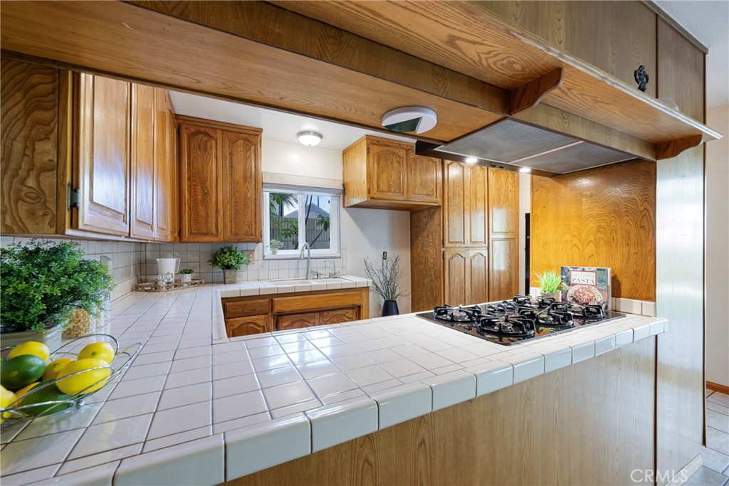 14673 Hawes Street Property Photo 17