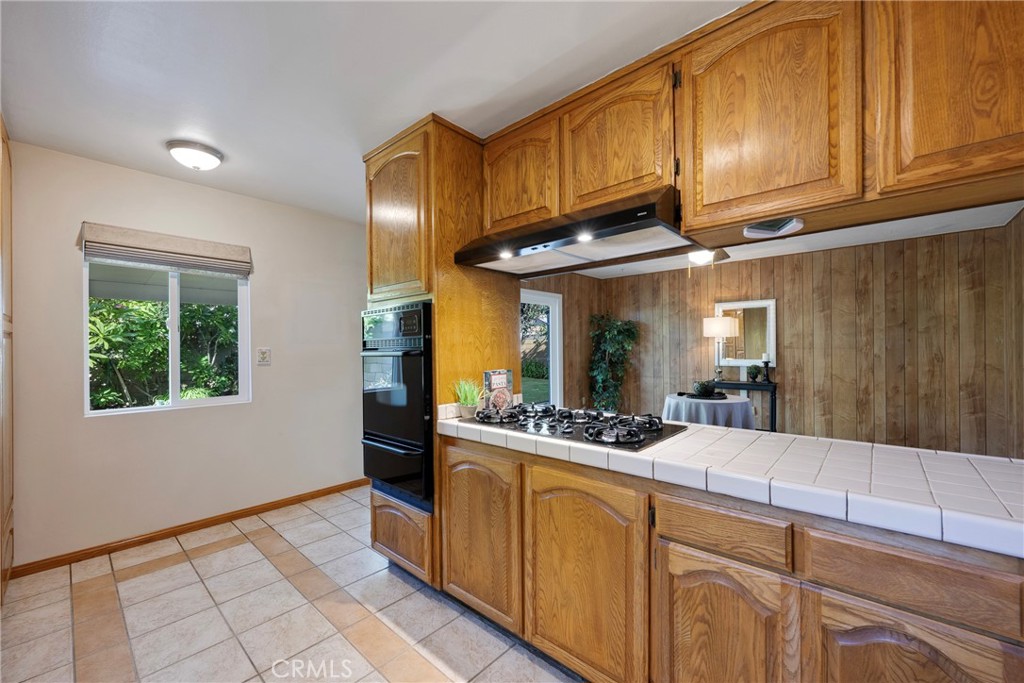 14673 Hawes Street Property Photo 22