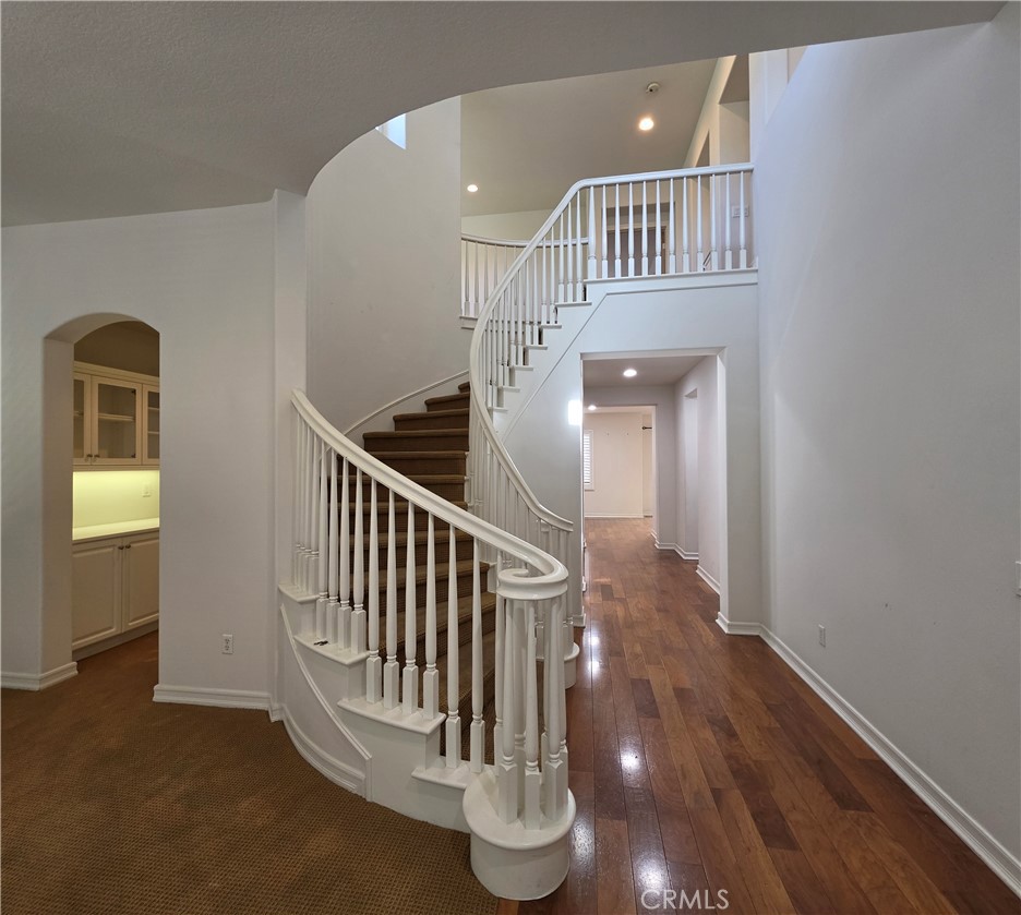 629 Oak Tree Street Property Photo 2