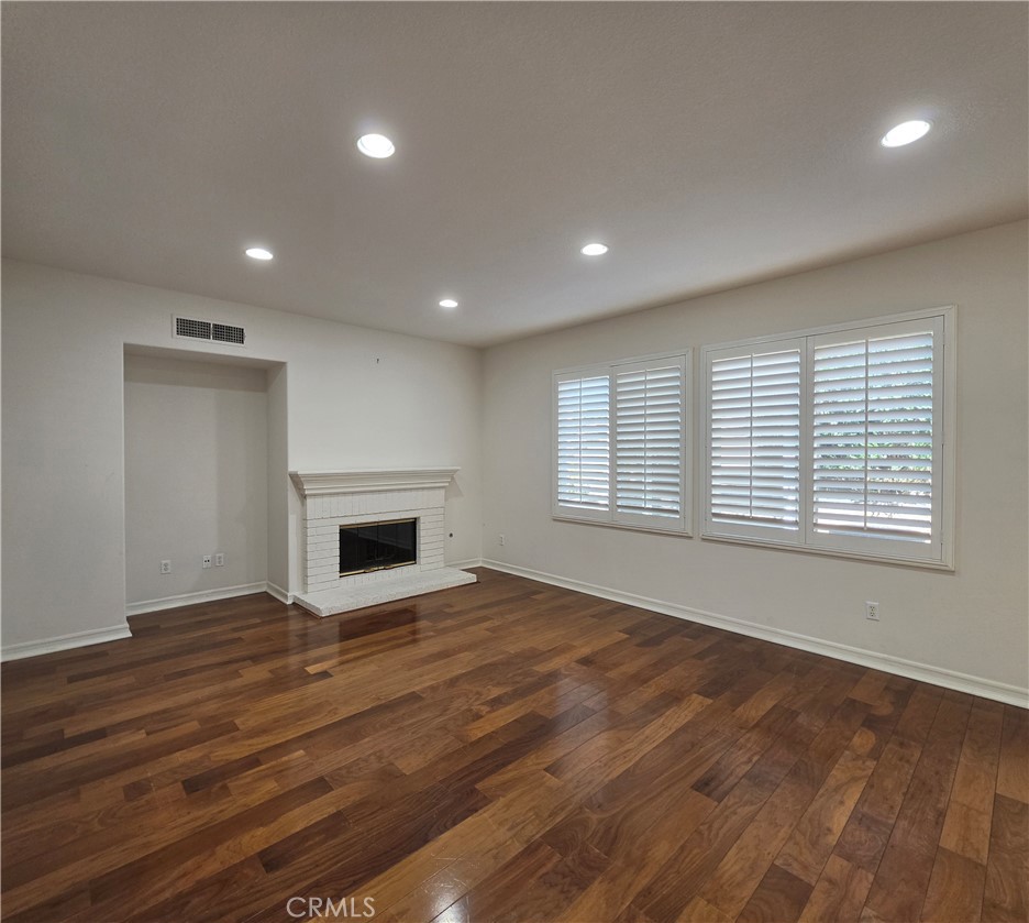 629 Oak Tree Street Property Photo 5