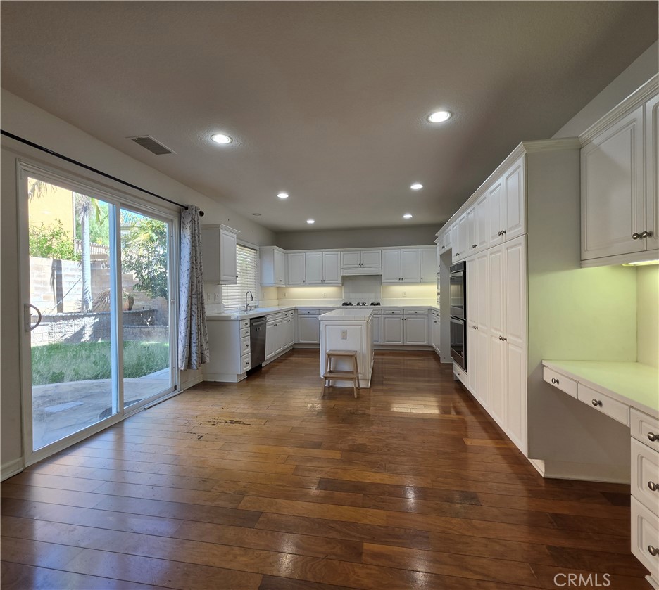 629 Oak Tree Street Property Photo 6