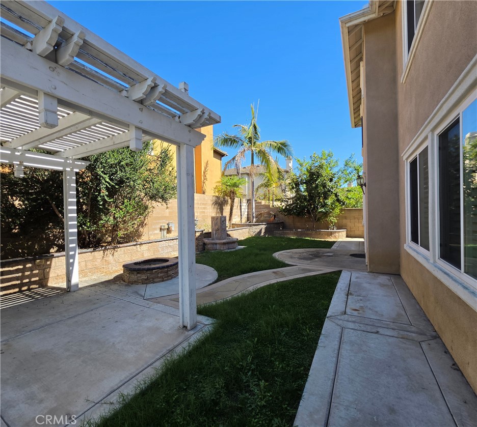 629 Oak Tree Street Property Photo 8