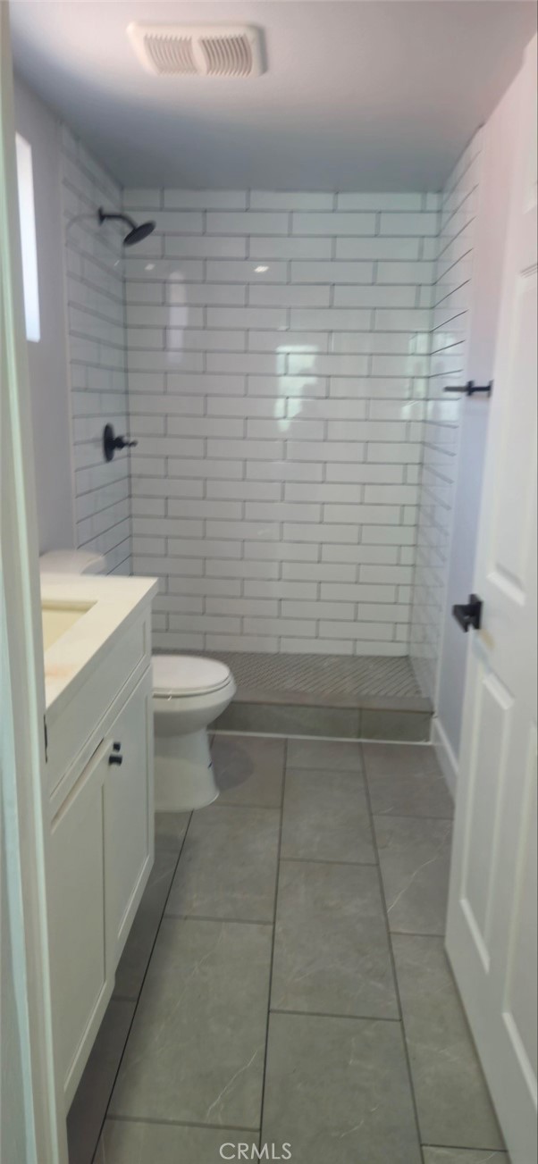 928 E 57th 1/4 Property Photo 6