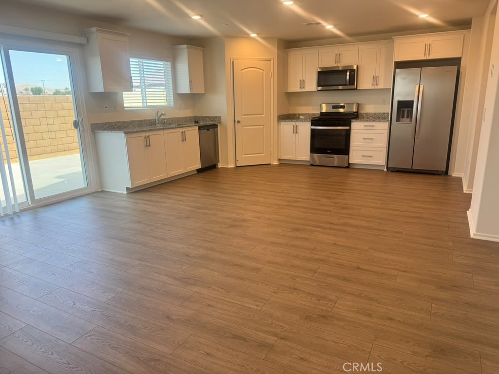 14065 Larissa Property Photo 5