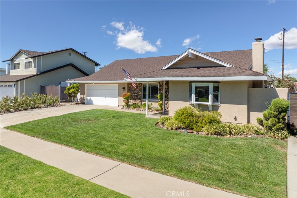 1529 E San Alto Property Photo 2