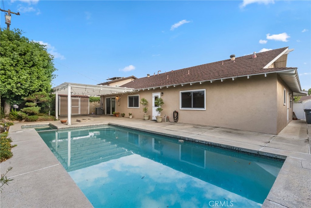 1529 E San Alto Property Photo 9