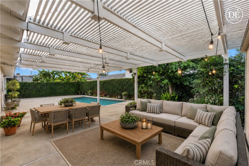 1529 E San Alto Property Photo 10