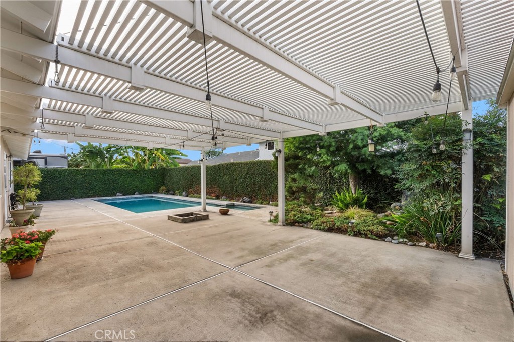 1529 E San Alto Property Photo 46