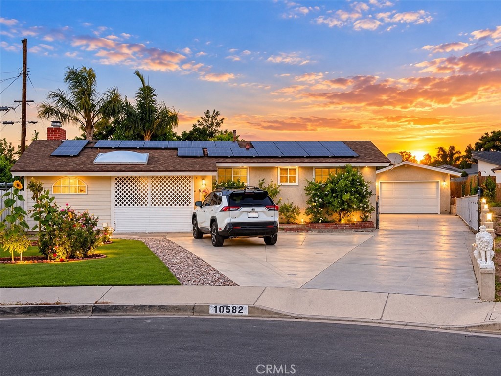 10582 Larry Property Photo 1