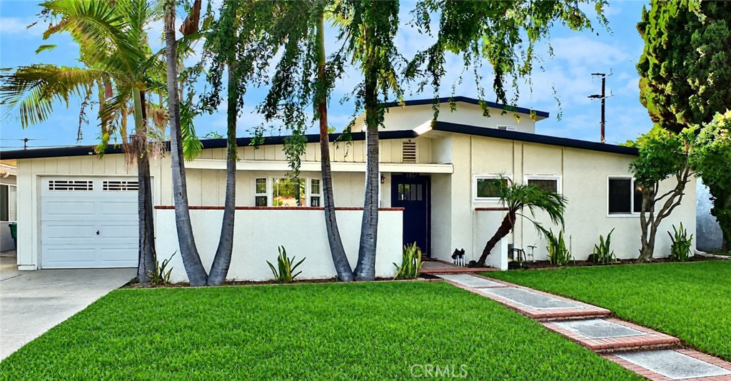 1417 Vuelta Grande Property Photo 1