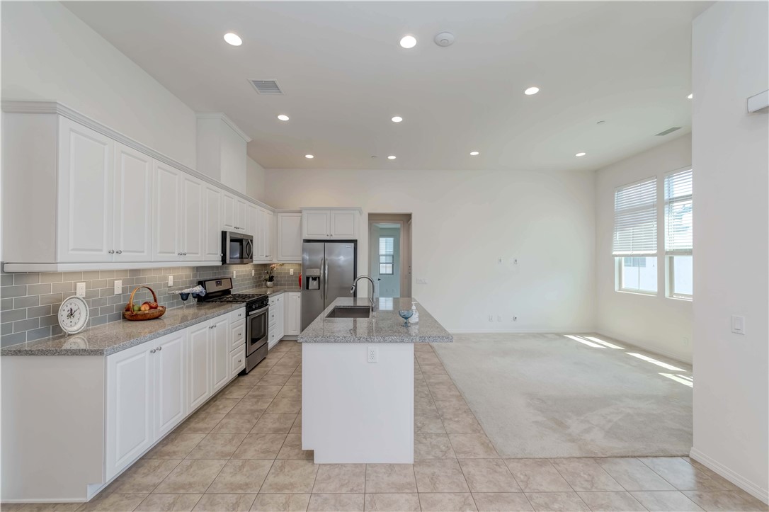 94 Parkwood Property Photo 6