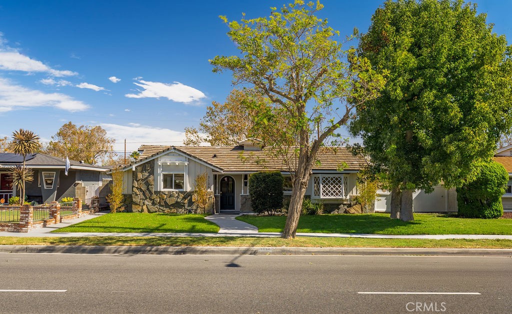 3136 Palo Verde Avenue Property Photo 1