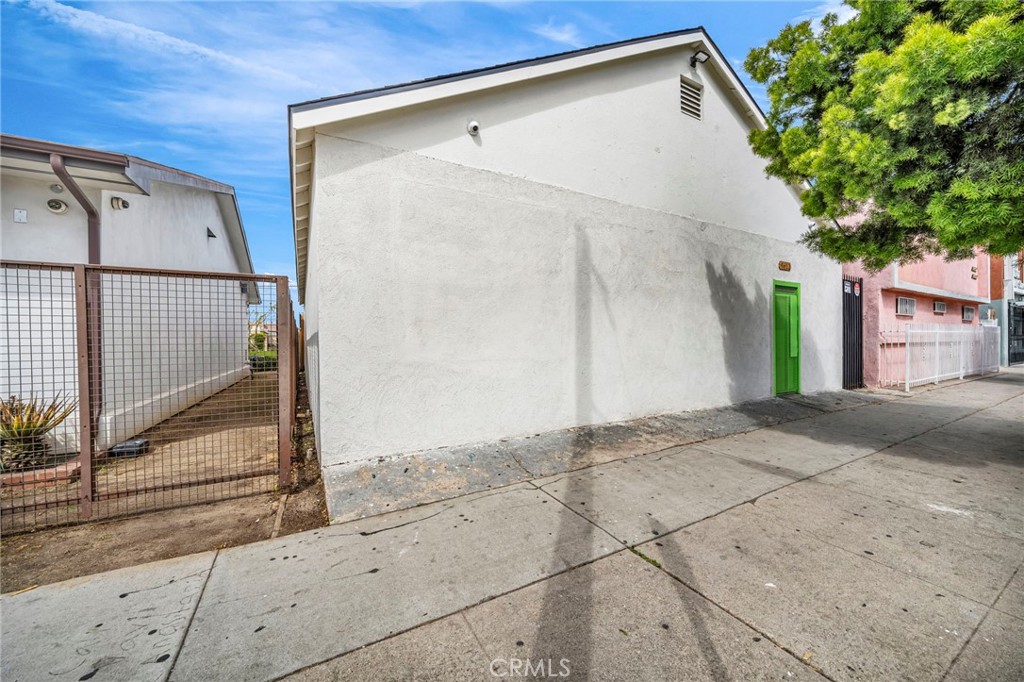 9611 S Vermont Ave Property Photo 2
