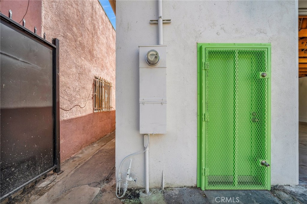 9611 S Vermont Ave Property Photo 10
