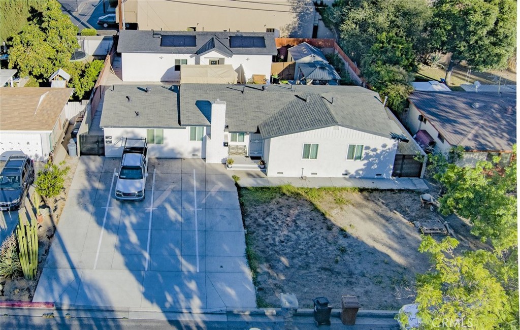 1738 Varna S Property Photo 1