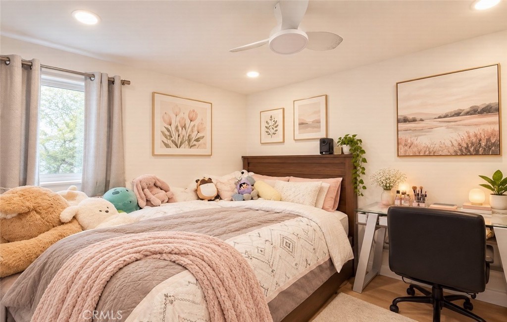 1738 Varna S Property Photo 12