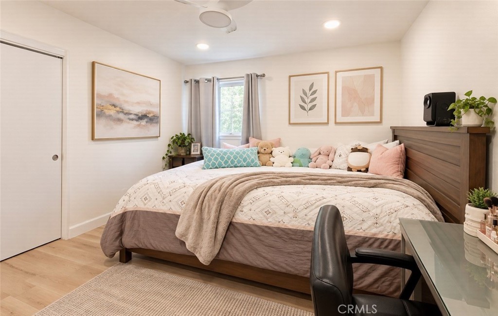 1738 Varna S Property Photo 13