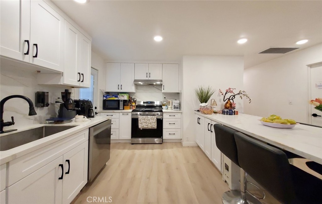 1738 Varna S Property Photo 19