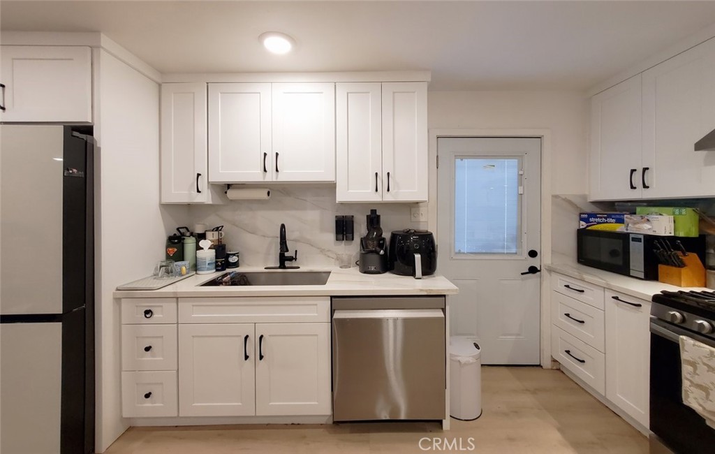1738 Varna S Property Photo 20