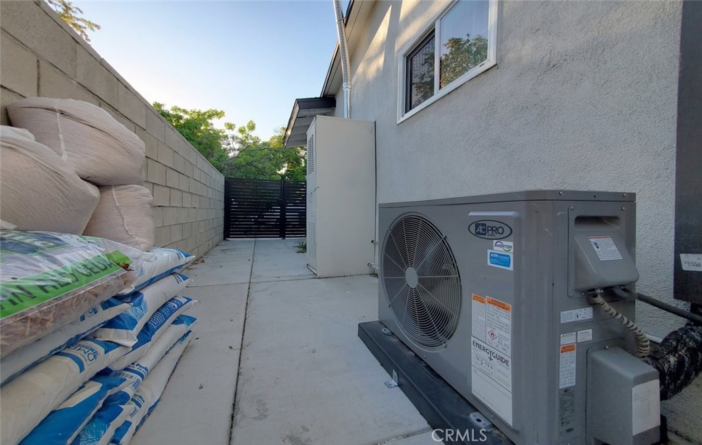 1738 Varna S Property Photo 29