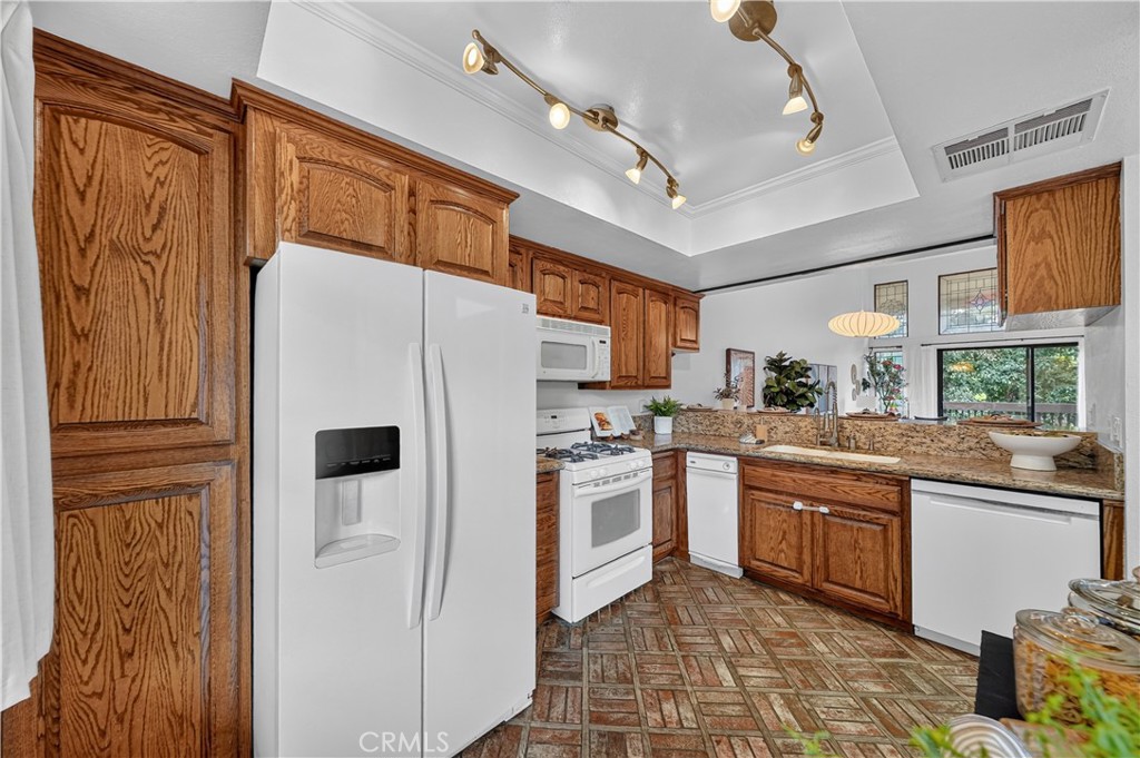 1655 Clark 324 Property Photo 5