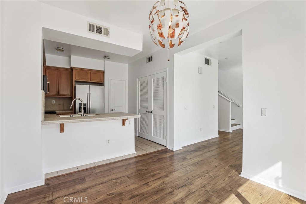500 N Willowbrook K-8 Property Photo 5