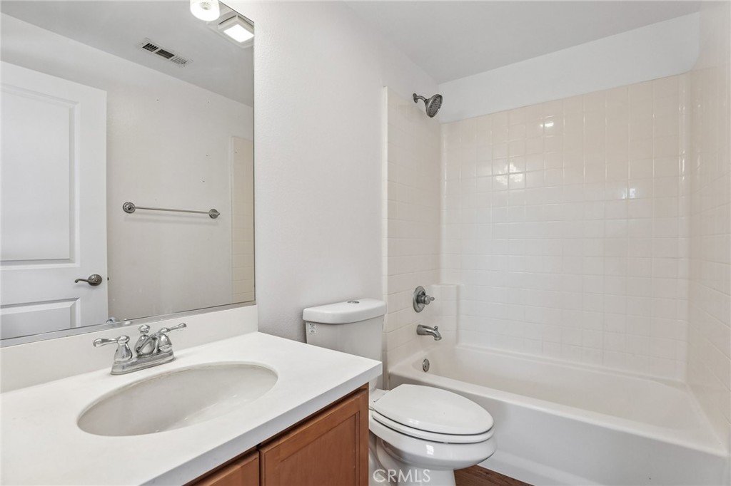 500 N Willowbrook K-8 Property Photo 15