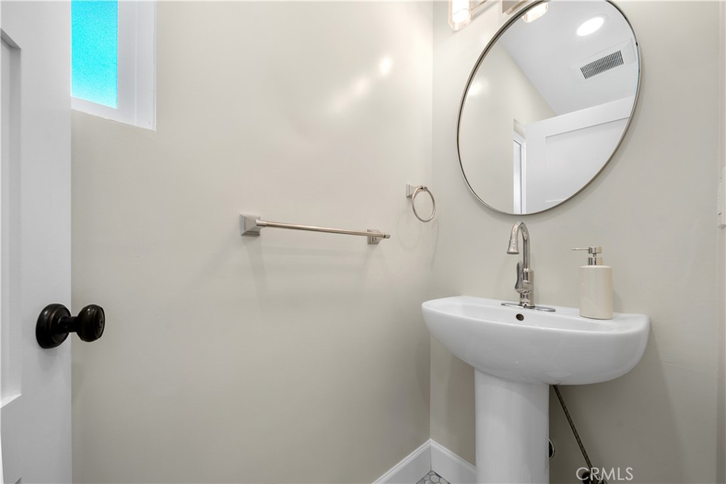 5010 Elmwood Property Photo 25
