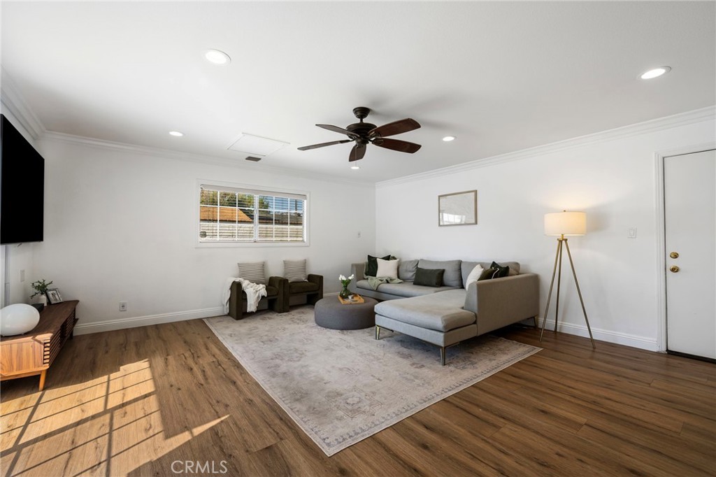 3763 Hackett Avenue Property Photo 14