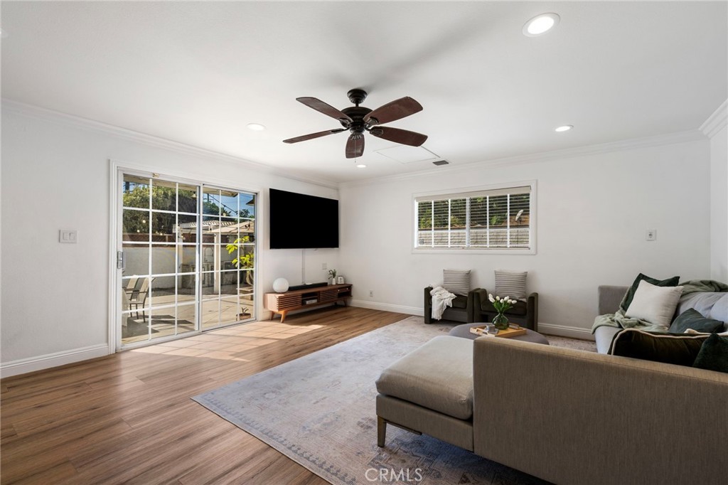 3763 Hackett Avenue Property Photo 15