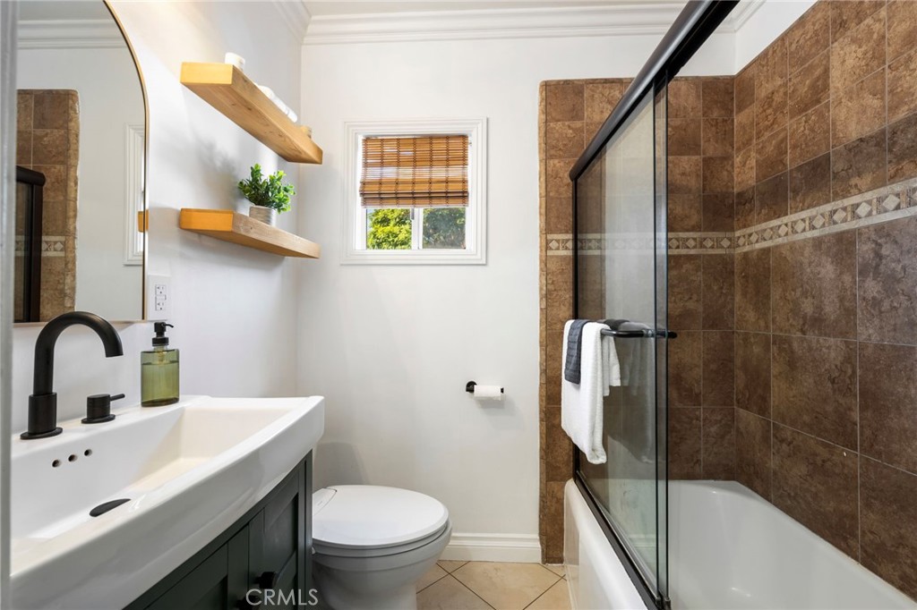 3763 Hackett Avenue Property Photo 20