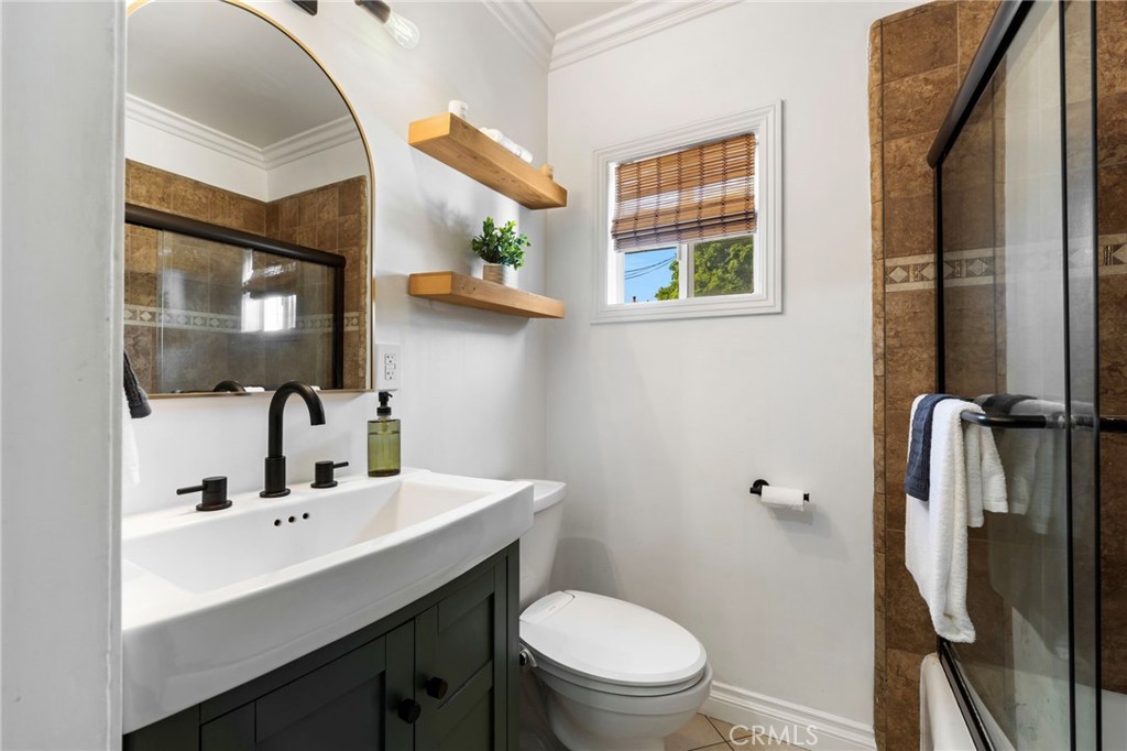 3763 Hackett Avenue Property Photo 21