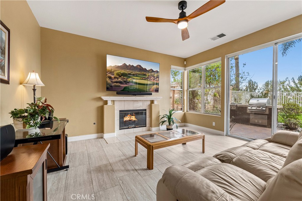 8171 E Marblehead Way Property Photo 6