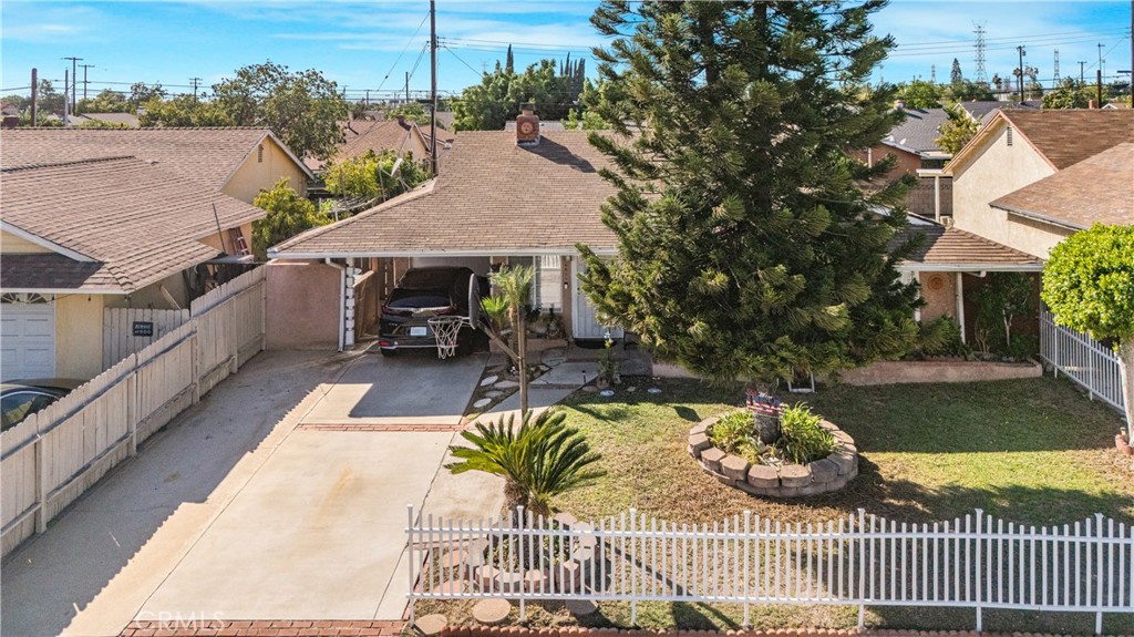 4825 Cutler Property Photo 1