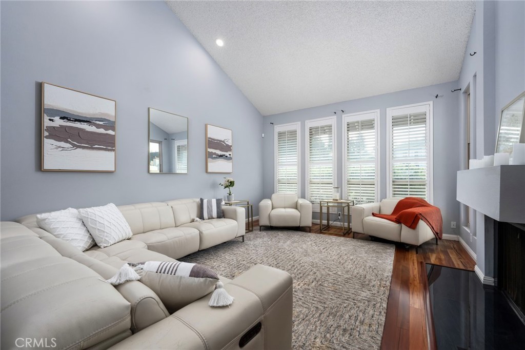 635 Edith Way Property Photo 1