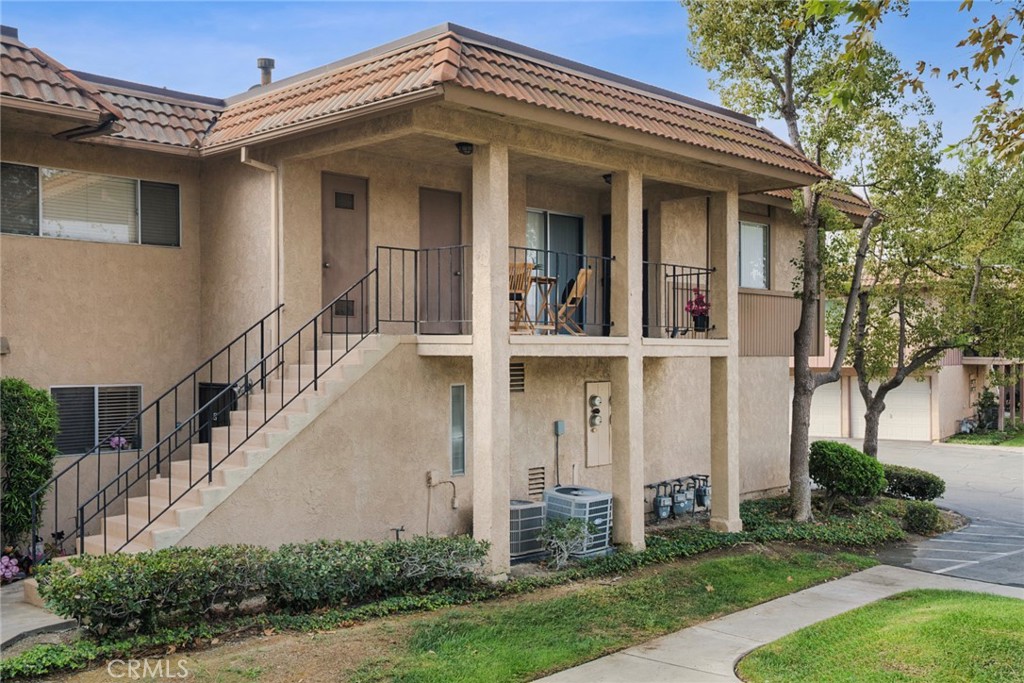 1064 Las Lomas Drive D Property Photo 1
