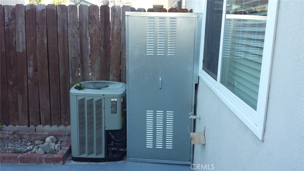 4474 Larwin Avenue Property Photo 9