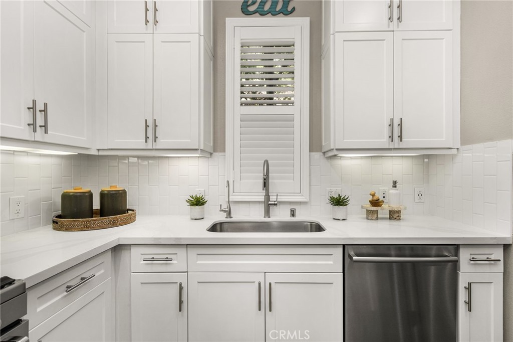 88 Capricorn Property Photo 10