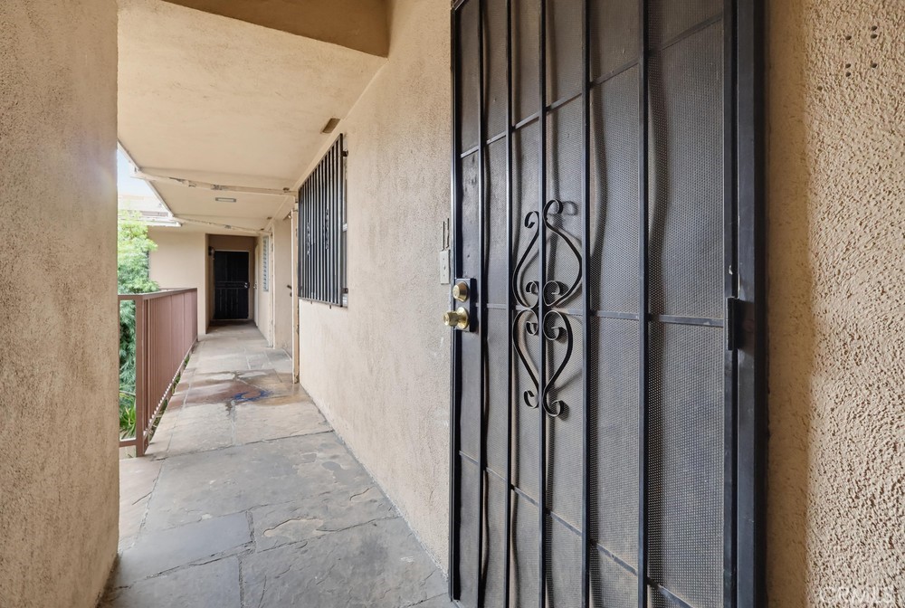 640 Elm Ave. 11 Property Photo 6