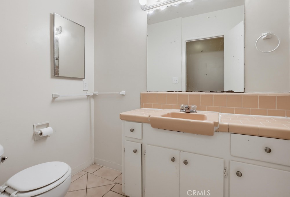 640 Elm Ave. 11 Property Photo 30