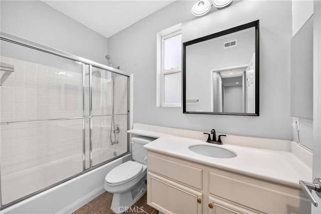 2260 Clark Property Photo 14