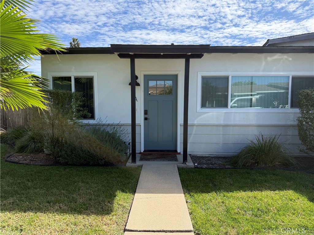 241 Costa Mesa St, Unit A Property Photo 1