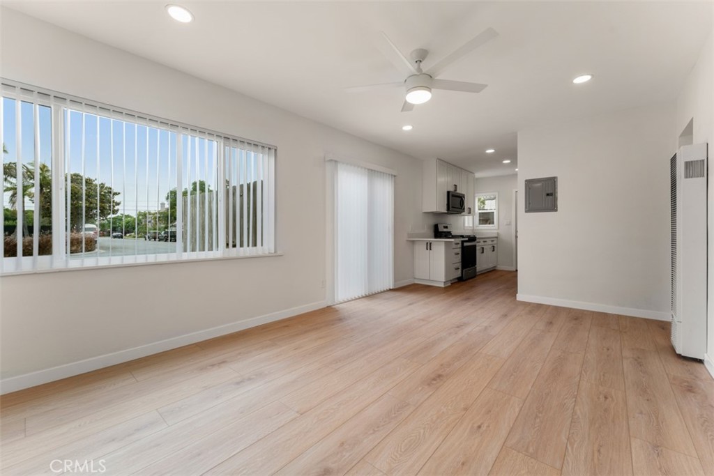 241 Costa Mesa St, Unit A Property Photo 5