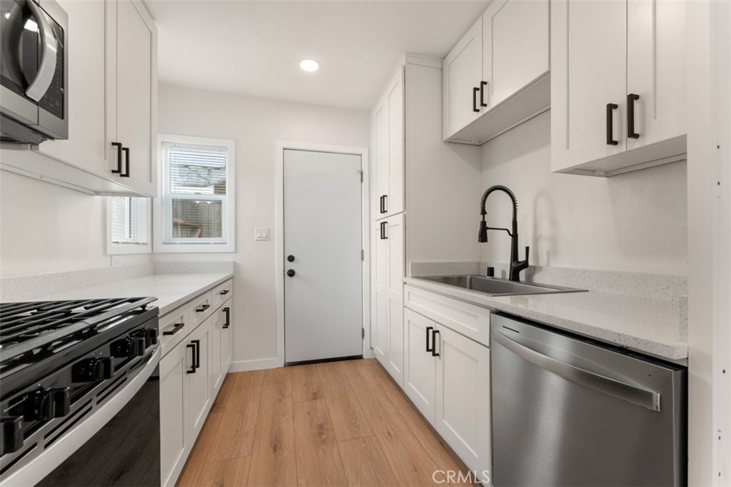 241 Costa Mesa St, Unit A Property Photo 10